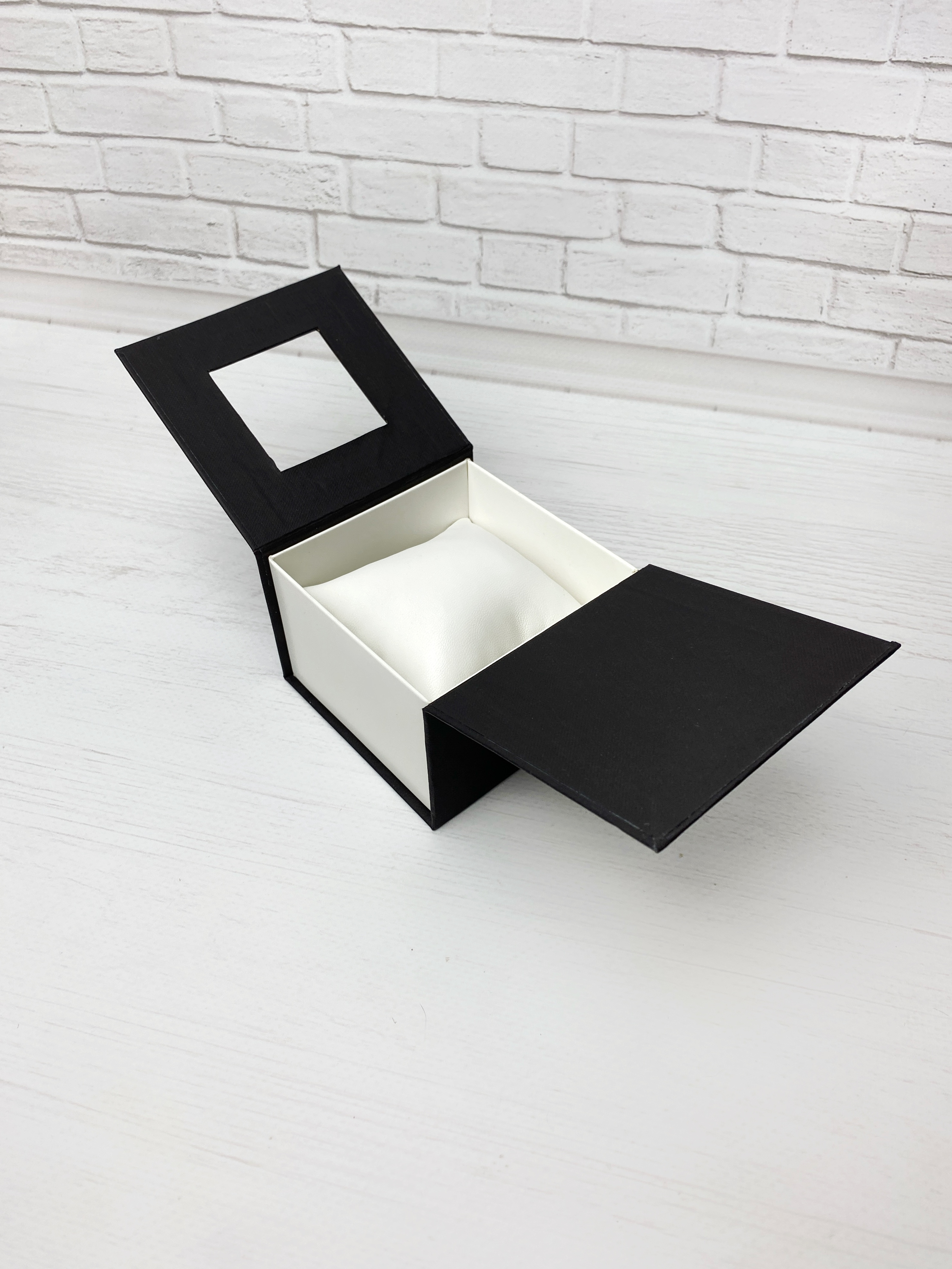 Подарункова коробка для годинника (black) Подарункова коробка для годинника (black)